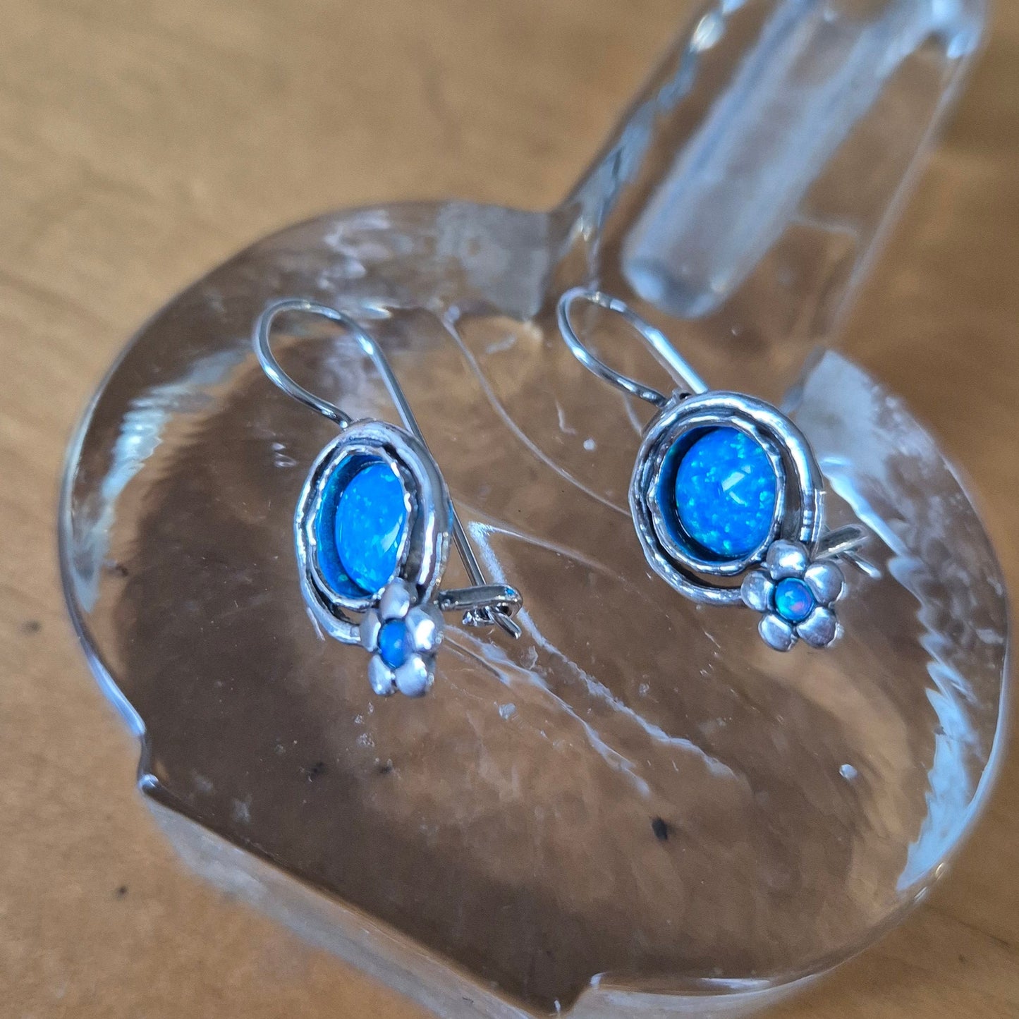 Bluenoemi Jewelry Earrings Sterling silver earrings set with opal. Flowers design.
