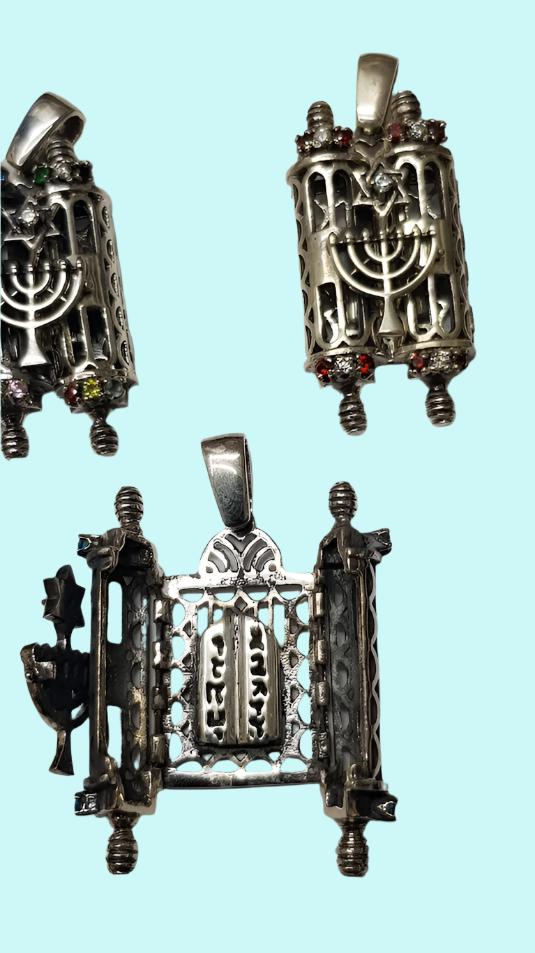 Torah Necklace: A Symbol of the Jewish People - Bluenoemi