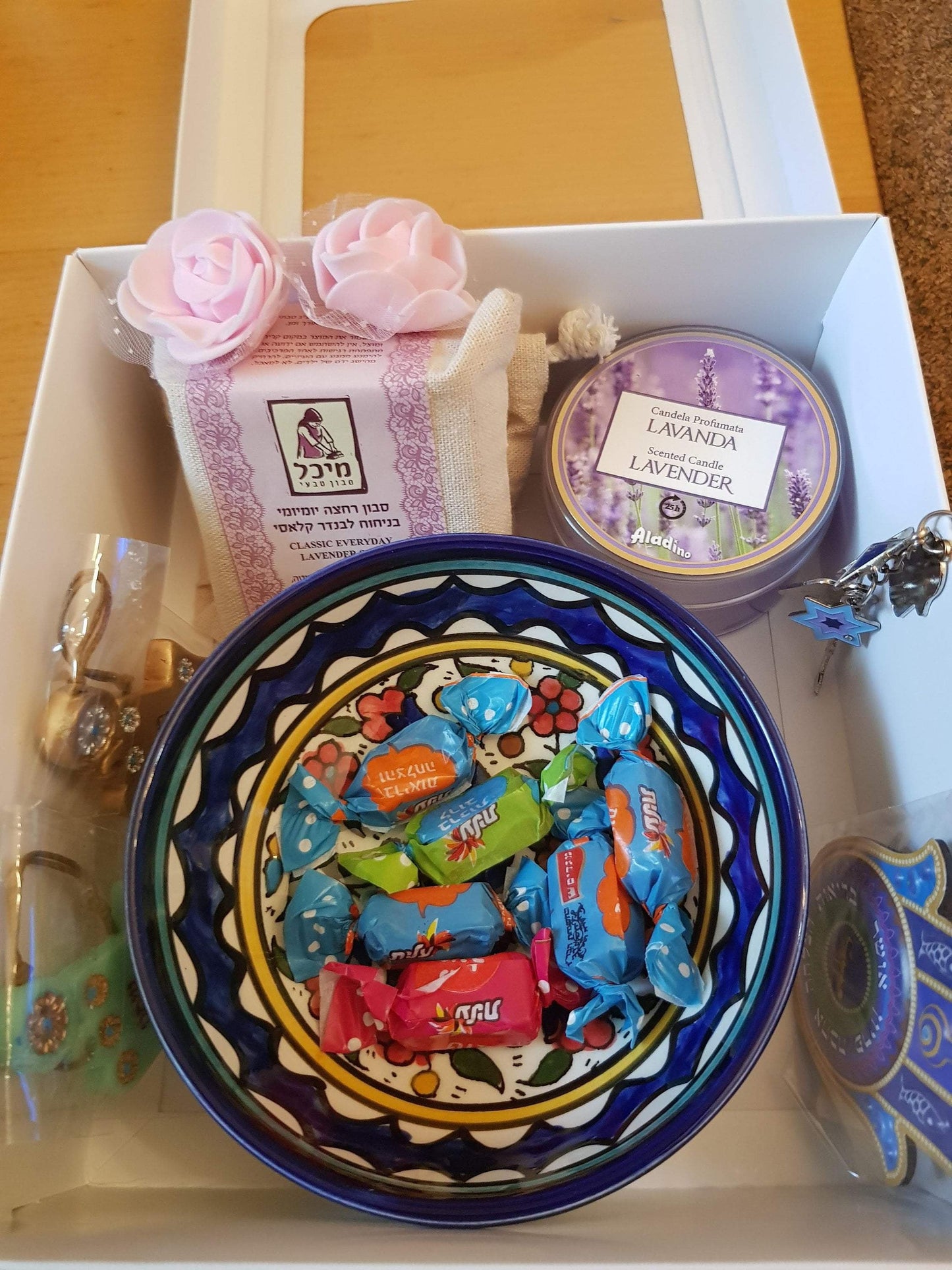 Bluenoemi "Love is in the Air" Gift Box from Israel. - Bluenoemi