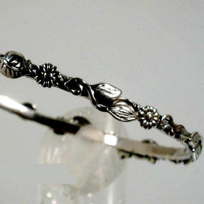 Heirloom Sterling Silver Bangle Bracelet in a Floral Motif , Bracelets for Woman, Bangle Bracelets - Bluenoemi