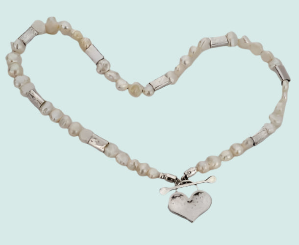 Jewel for woman, Pearls necklace with a sterling silver heart pendant - Bluenoemi