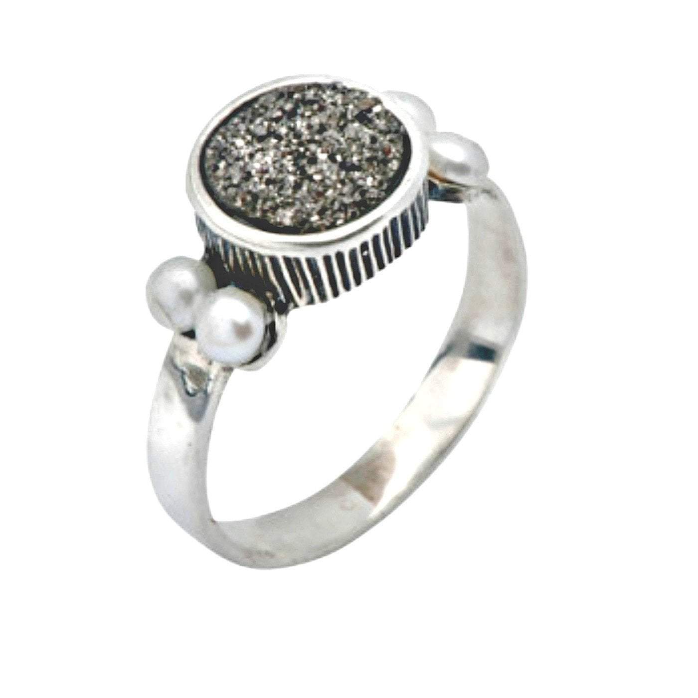 Bluenoemi Jewelry Rings Silver Ring. 925 Sterling Silver ring set with a druzy quartz stone and pearls