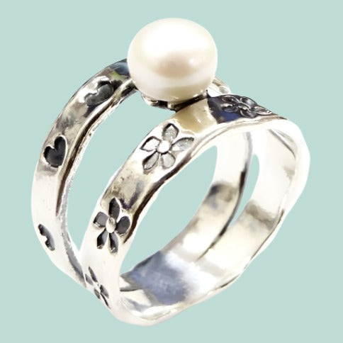 Vintage Inspired Sterling Silver Pearl Ring - Bluenoemi