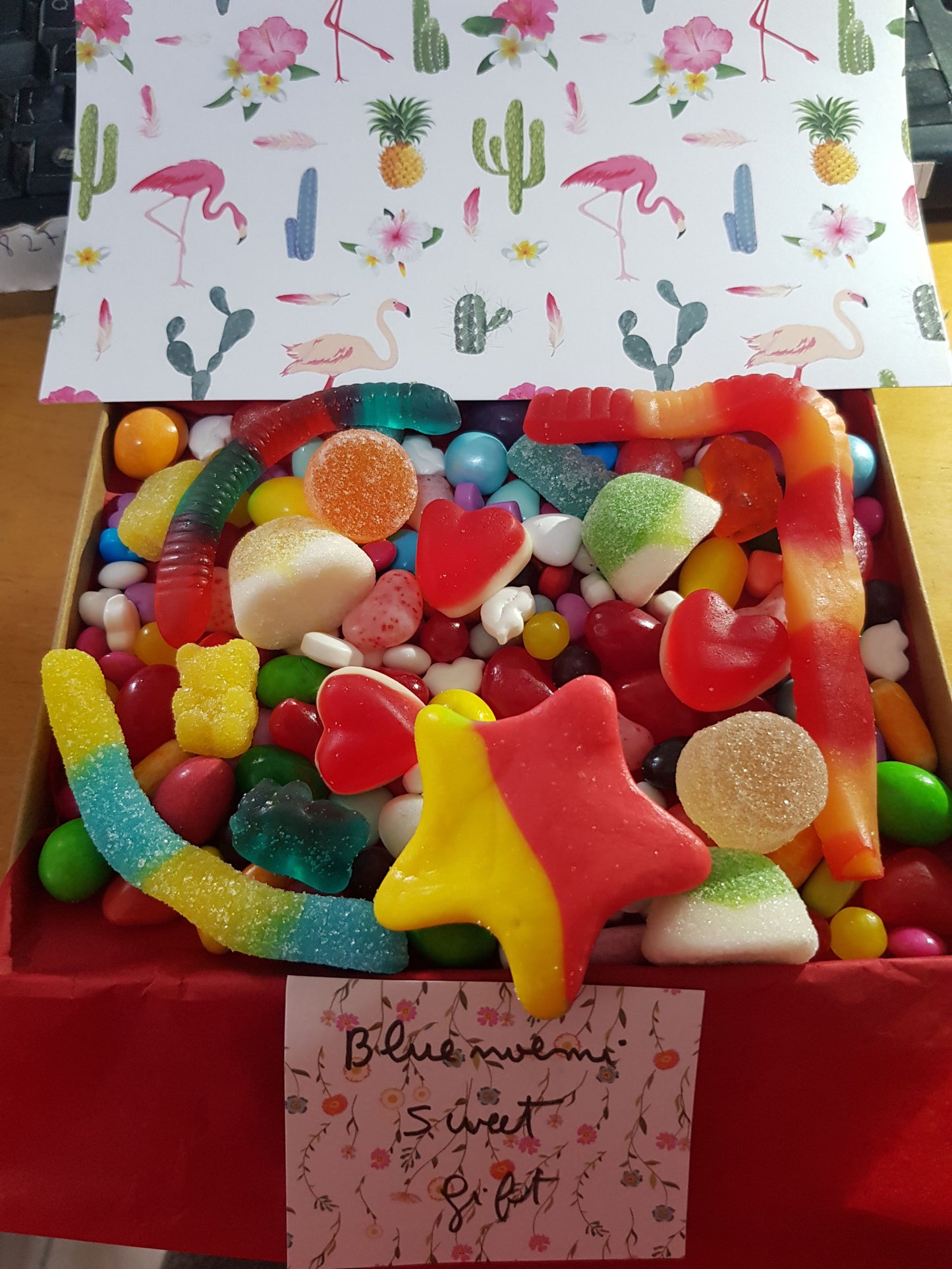 Bluenoemi Personalised Pick and Mix Box of Candies and Sweets | Gift for Children! Gift For Her | Gift For Mom| Gift For Sister. 0.5 kg box - Bluenoemi