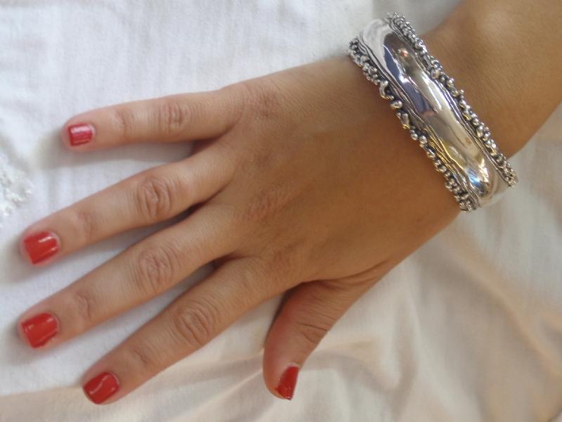 How to measure the bracelet - bangle size?