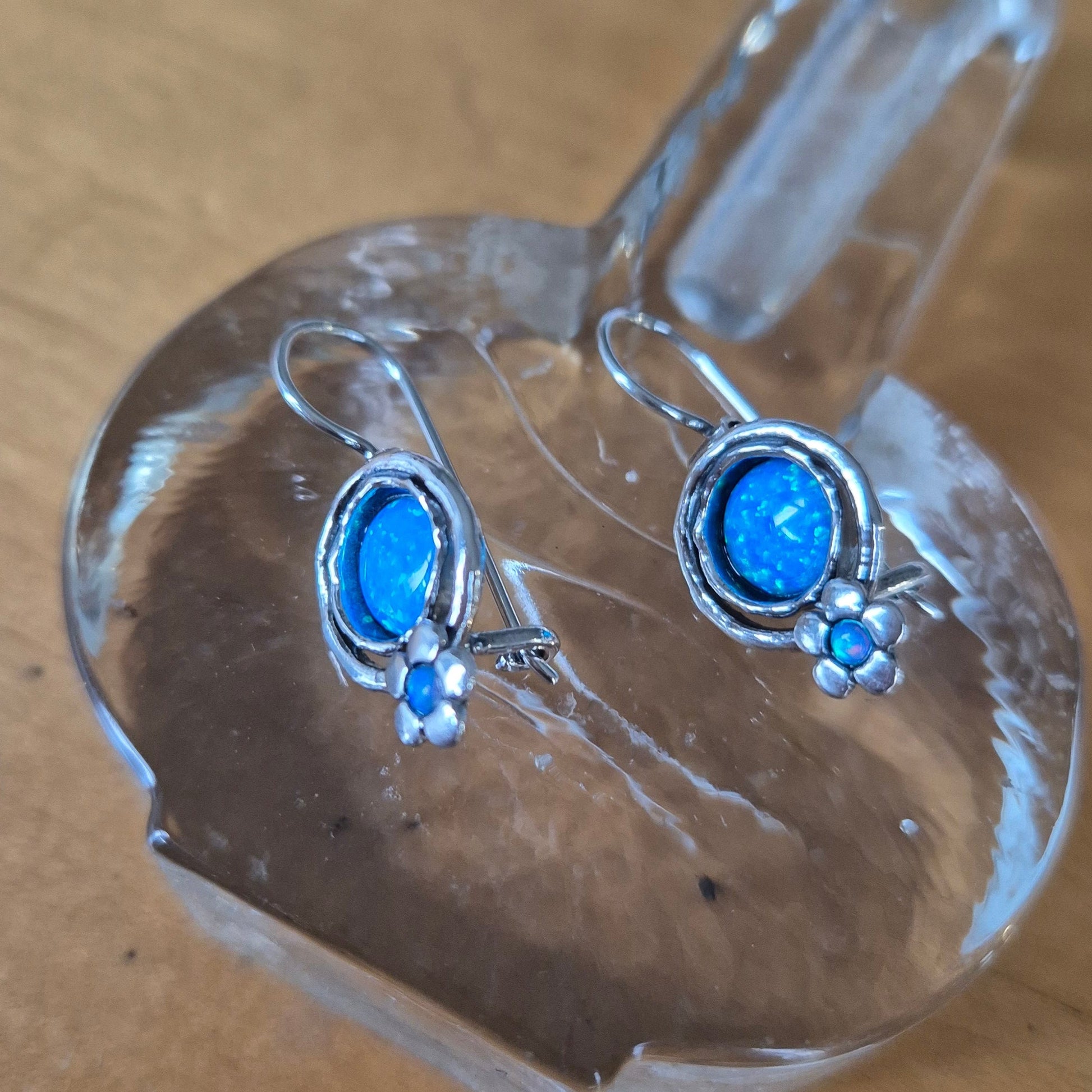 Bluenoemi Jewelry Earrings Sterling silver earrings set with opal. Flowers design.