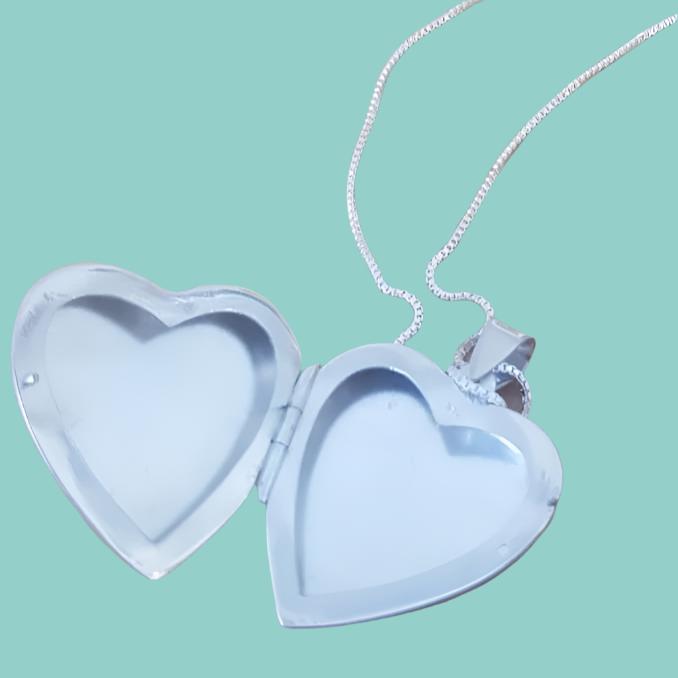 Sterling Silver Locket necklace Love heart. - Bluenoemi