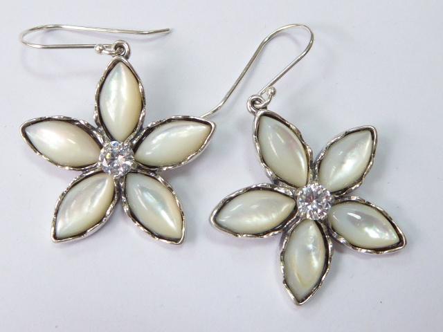 Bluenoemi Jewelry Earrings Romantic Earrings for women / floral earrings / dangle handmade jewelry