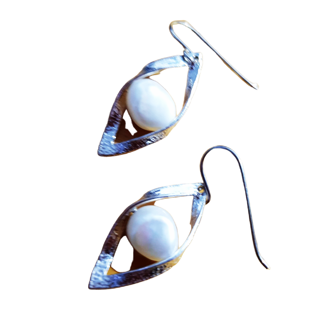 Bluenoemi Jewelry Earrings silver Pearls Earrings, Silver earrings for woman, Feminine and elegant design.