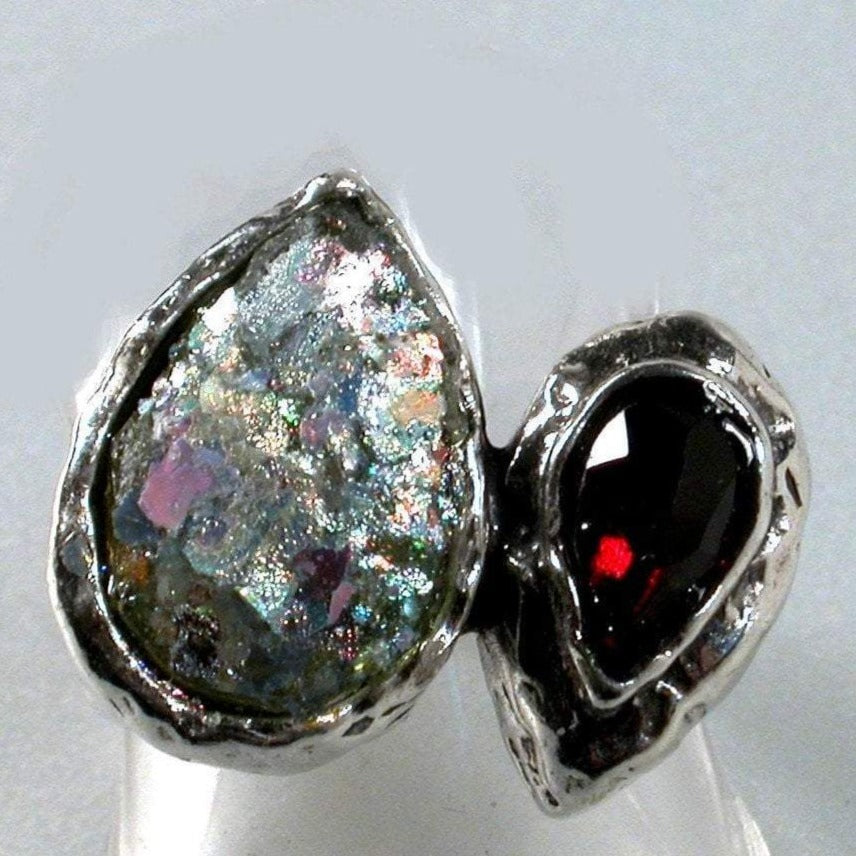 Bluenoemi Jewelry  Sterling silver ring / Sterling Silver Texture Band Ring / set with Roman Glass and faceted garnet