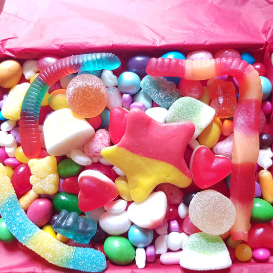 Bluenoemi Personalised Pick and Mix Box of Candies and Sweets | Gift for Children! Gift For Her | Gift For Mom| Gift For Sister. 0.5 kg box - Bluenoemi