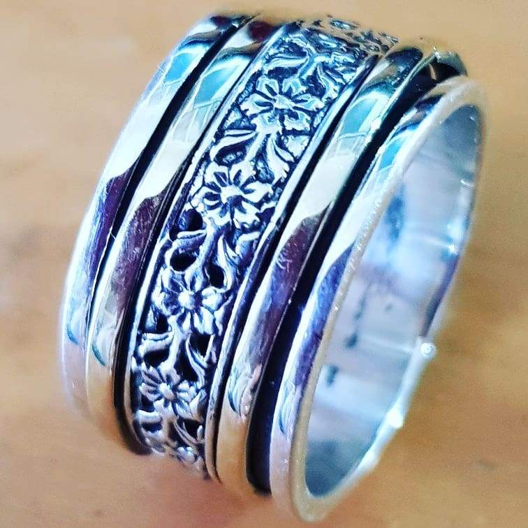 Spinner ring for woman. Floral spinning ring. Glamorous Meditation ring for women. - Bluenoemi